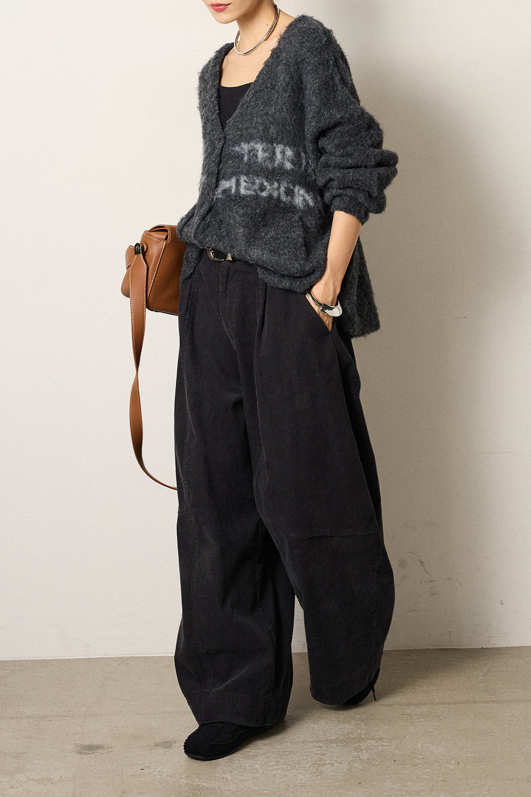 [SET]ウール混透かしロゴニットカーディガン+タック入りコーデュロイワイドパンツ(2set)