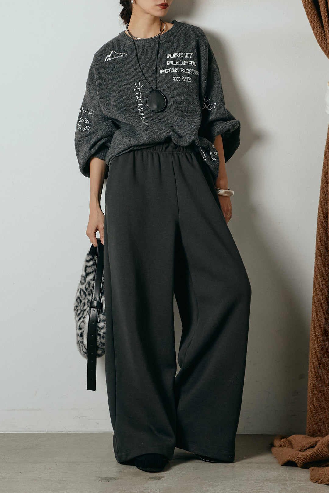 [SET]刺繍ロゴランダムデザインニットトップス+裏起毛スウェットワイドパンツ(2set)