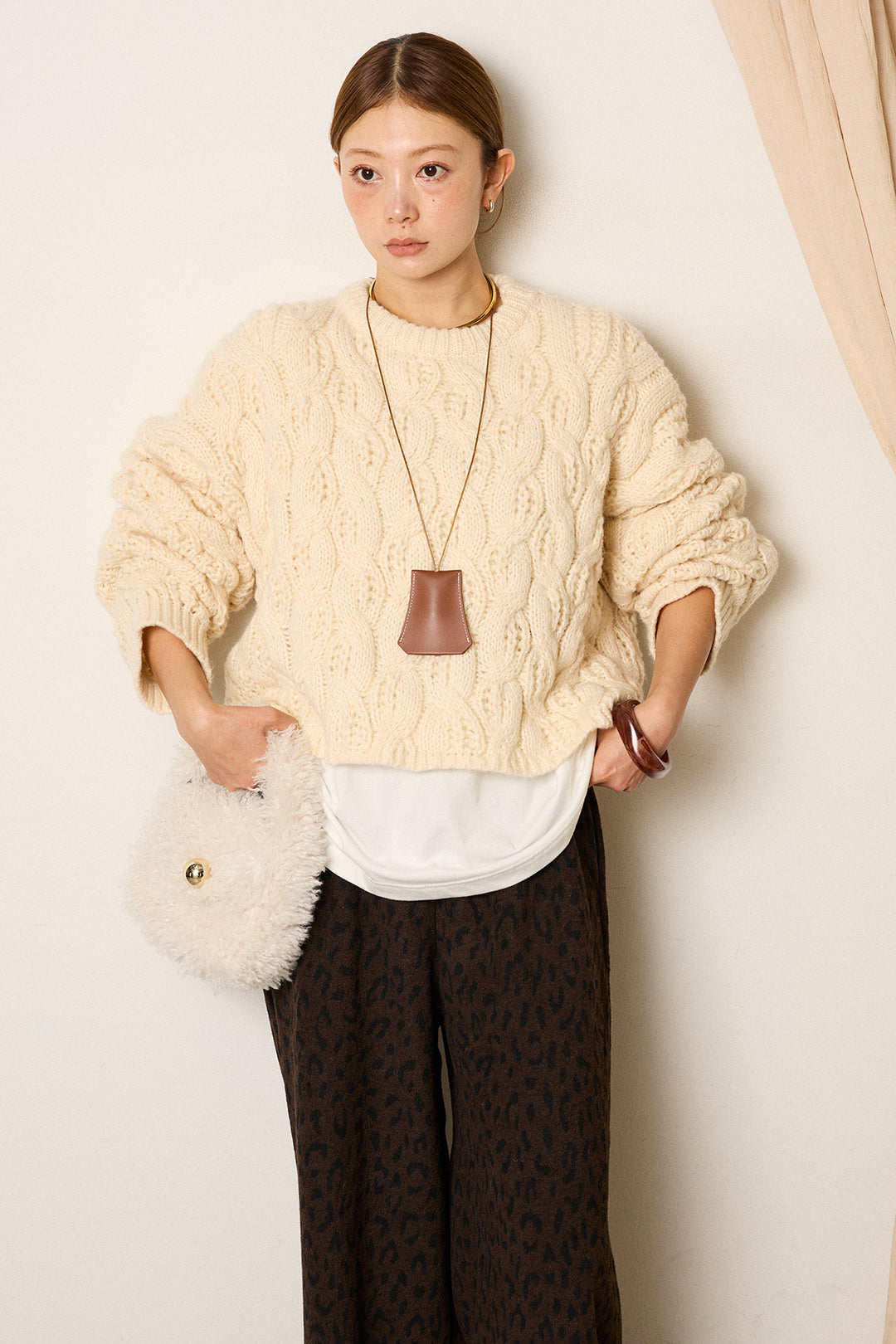 [SET]ケーブルリラックスショートニット+箔プリントBIGシルエットロングスリーブTシャツ+レオパードジャガードニットパンツ(3set)