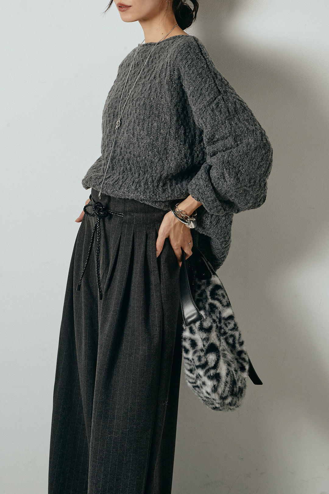 [SET]ボリューム編みニットプルオーバー+編みベルト付きピンストライプワイドパンツ(2set)