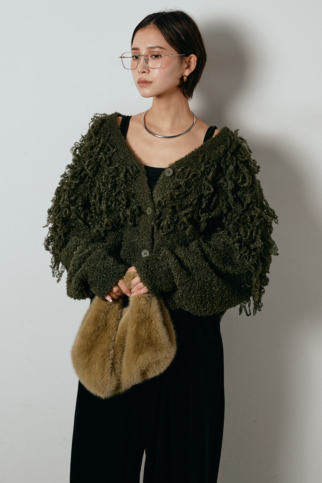 [SET]ループ編みVネックニットカーディガン+ベロアサスペンダー付きパンツ(2set)