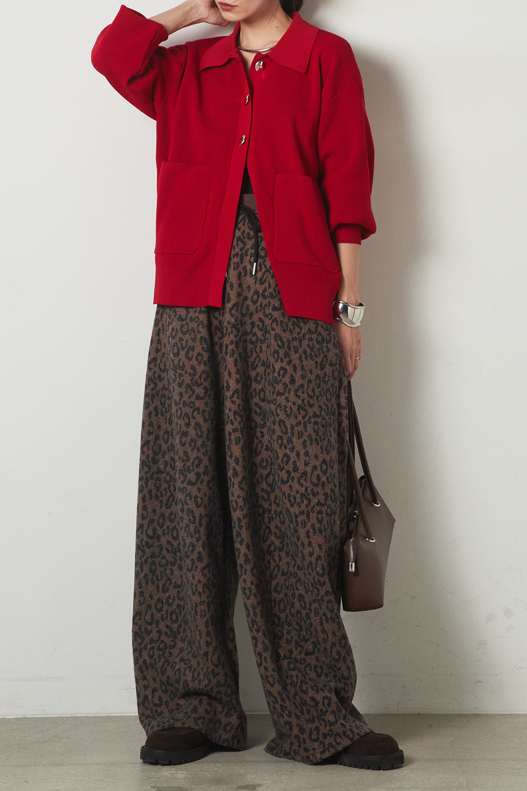 [SET]メタル釦衿付きニットカーディガン+リラックスレオパード柄ワイドパンツ(2set)