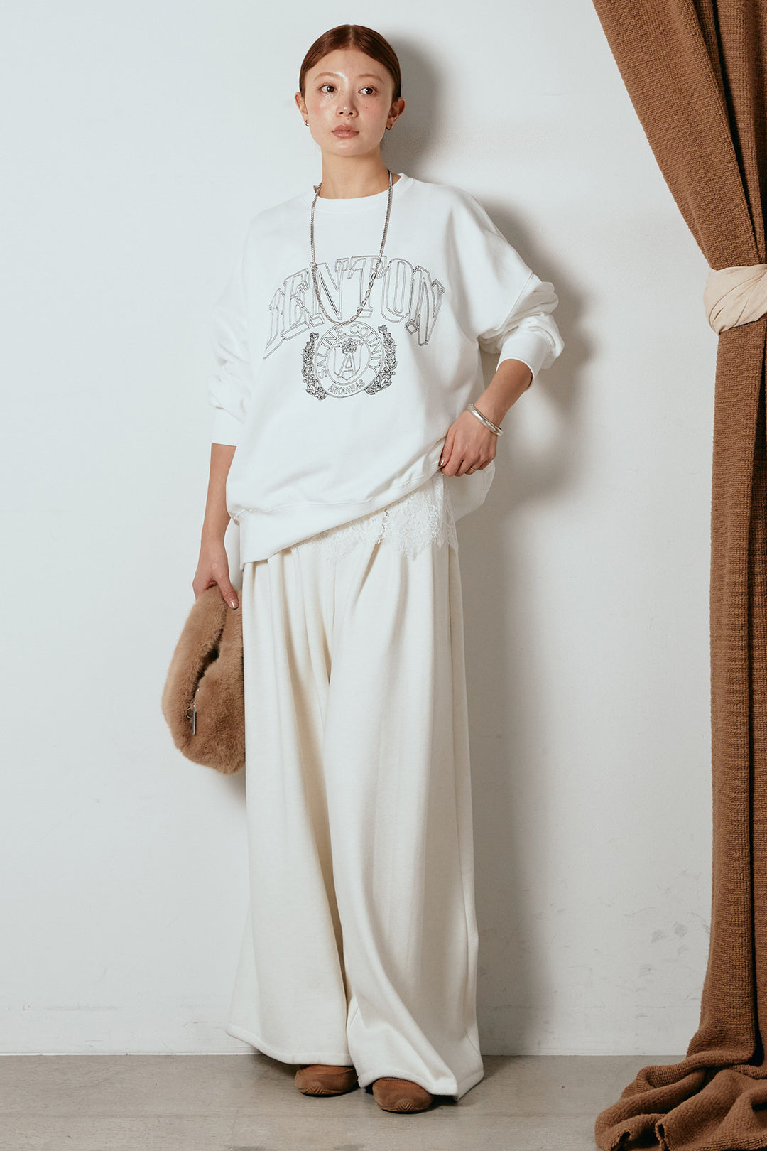 [SET]フロントロゴスウェットプルオーバー+フェイクレザー太ベルト付きタックワイドパンツ(2set)