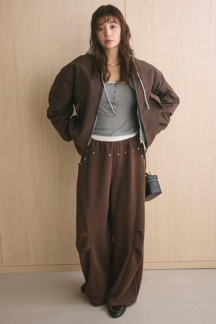 [SET]カレッジロゴフーディーブルゾン+スタッズ付きニーサイドタックスウェットパンツ(2set)