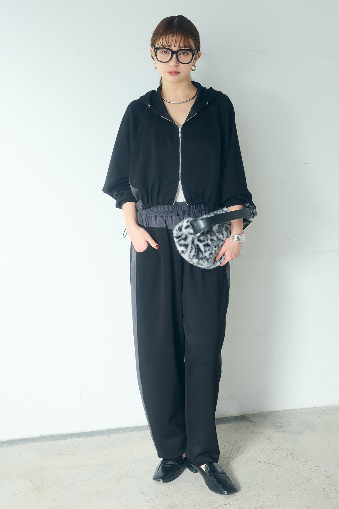 [SET]ドルマンショートフーディー+異素材切り替えスウェットパンツ(2set)