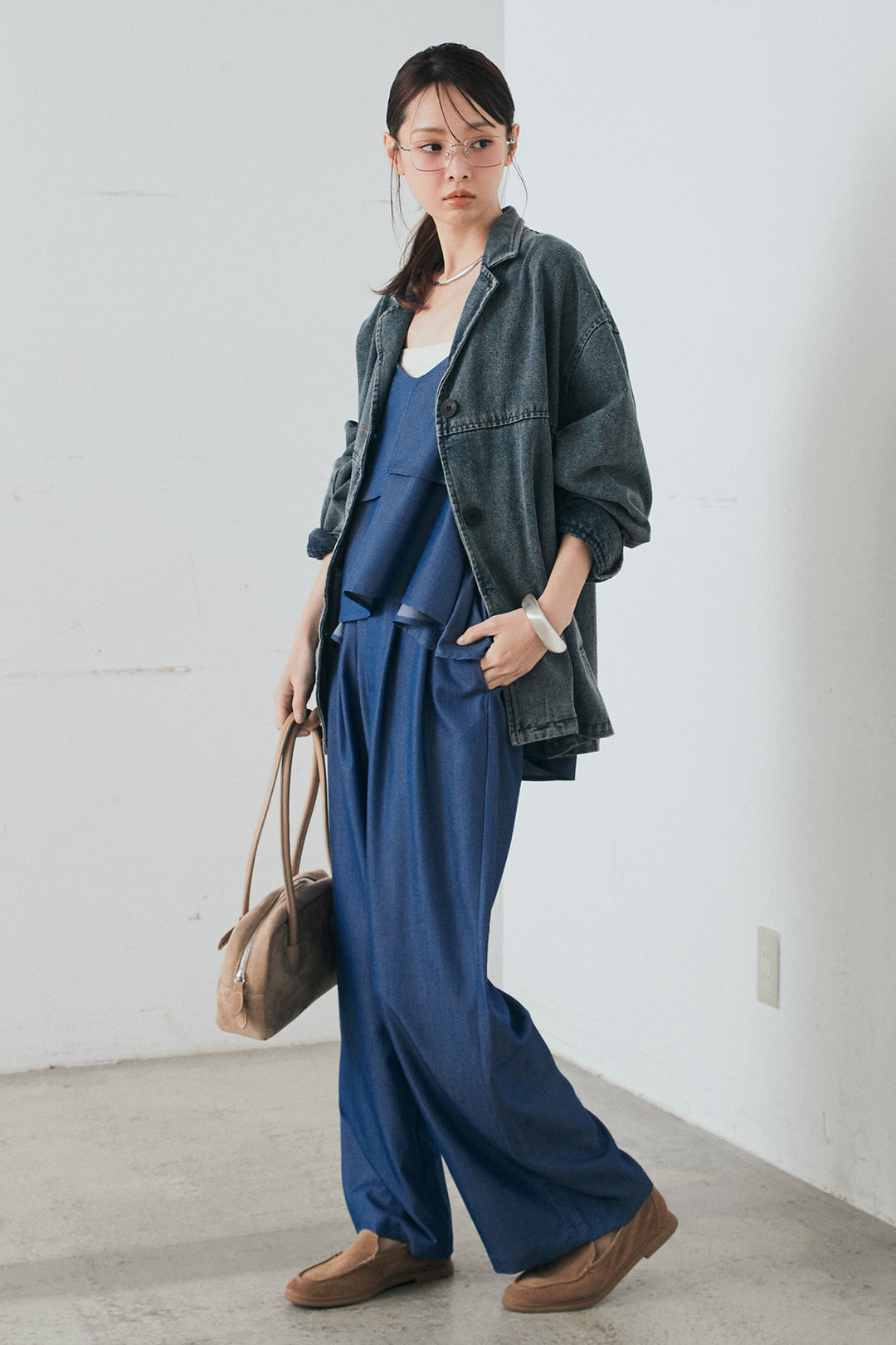 [SET]オーバーデニムジャケット+デニムライクツイルタックパンツ+デニムライクツイルティアードキャミソール(3set)