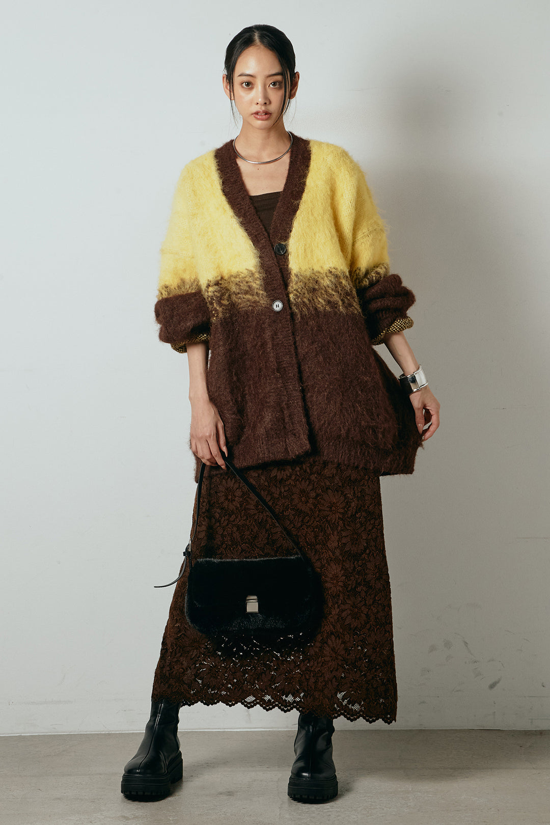 [SET]起毛グラデーションニットカーディガン+花柄刺繍ベロアフレアスカート(2set)