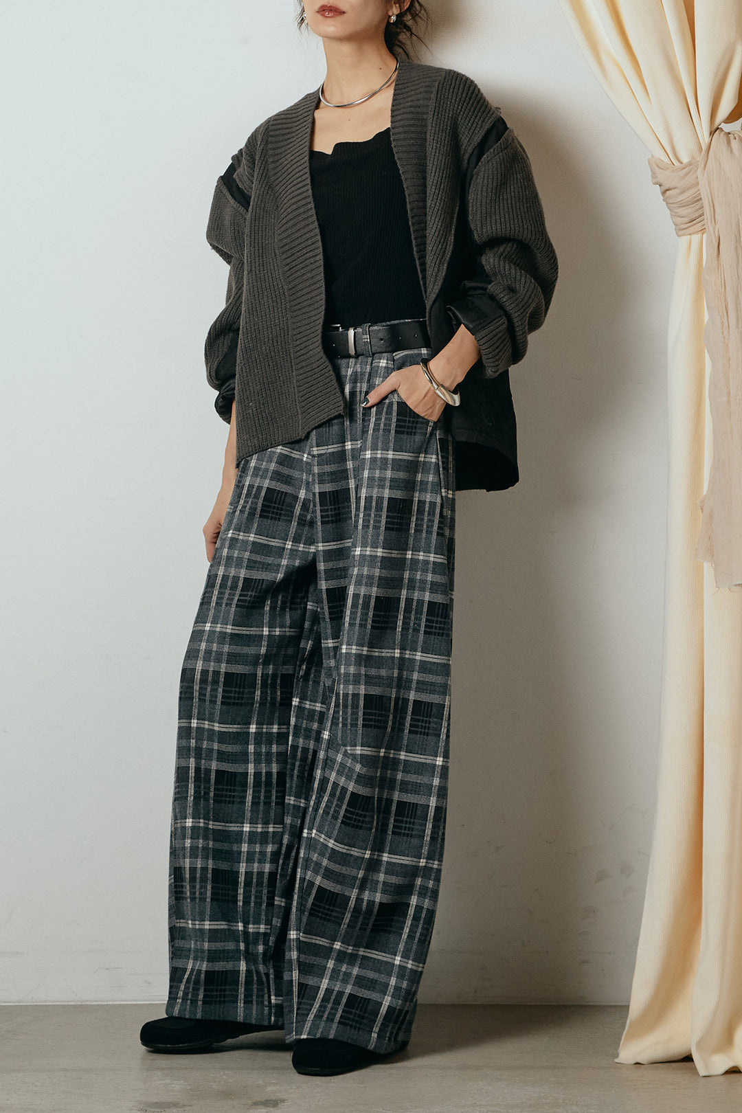 [SET]キルティング切り替えニットカーディガン+ベルト付きタータンチェックカーブワイドパンツ(2set)