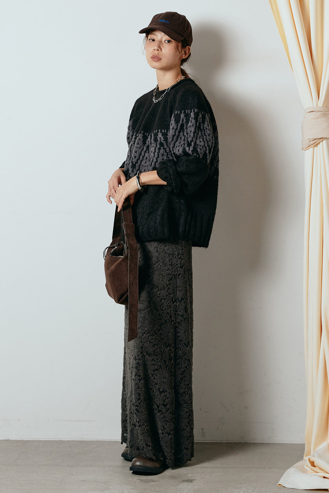 [SET]モノトーン柄ニットトップス+花柄刺繍ベロアフレアスカート(2set)