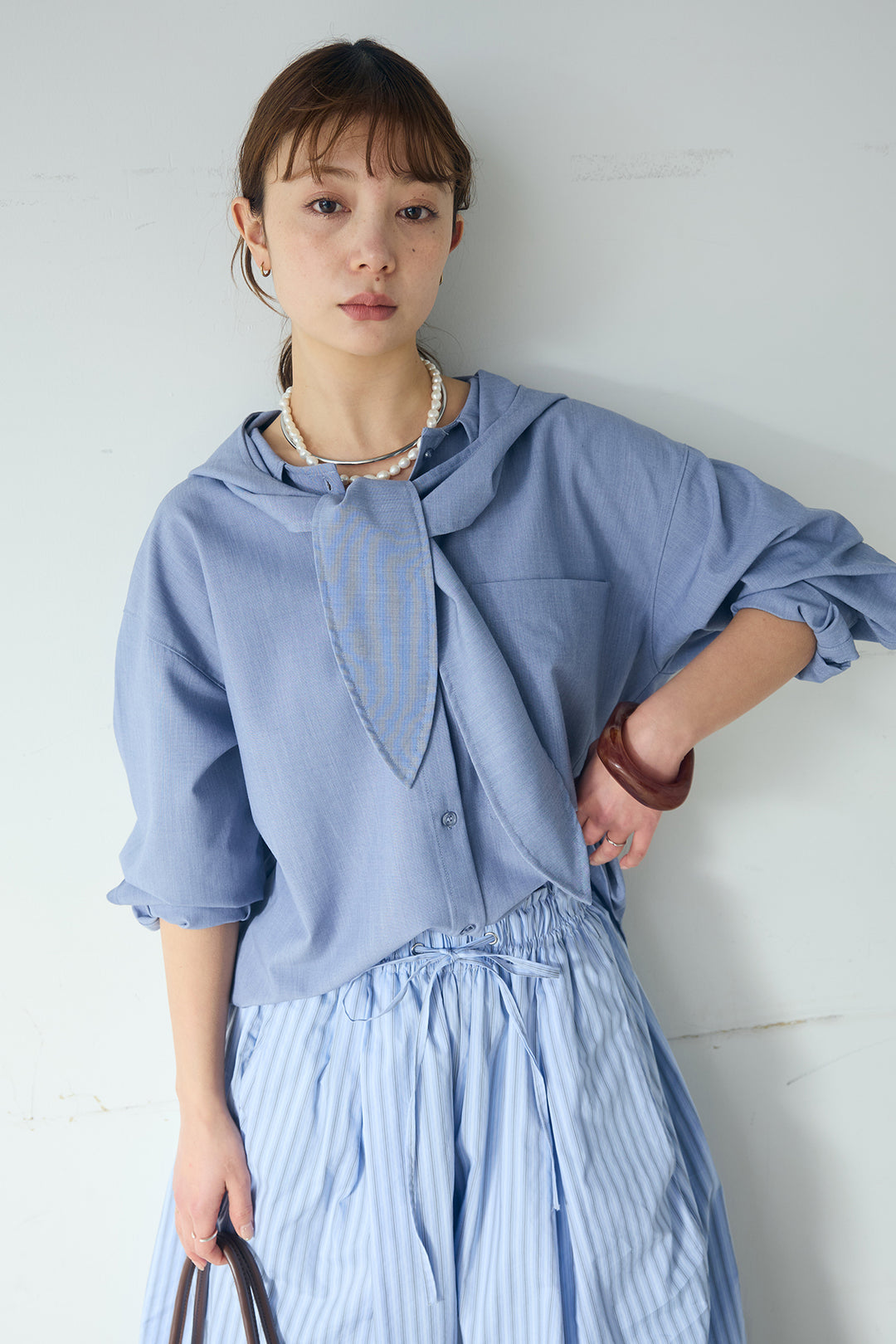 [SET]無地タイ付フーディーBIGシャツ+ランダムストライプタックギャザーパンツ(2set)