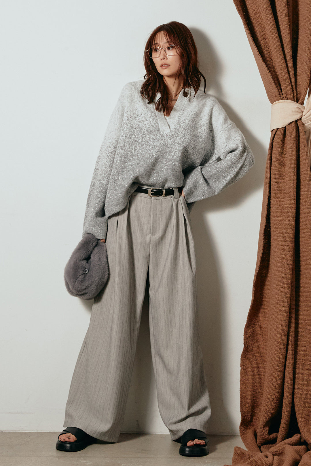 [SET]グラデーションラメニットキーネックプルオーバー+ストライプヘリンボーンパンツ(2set)