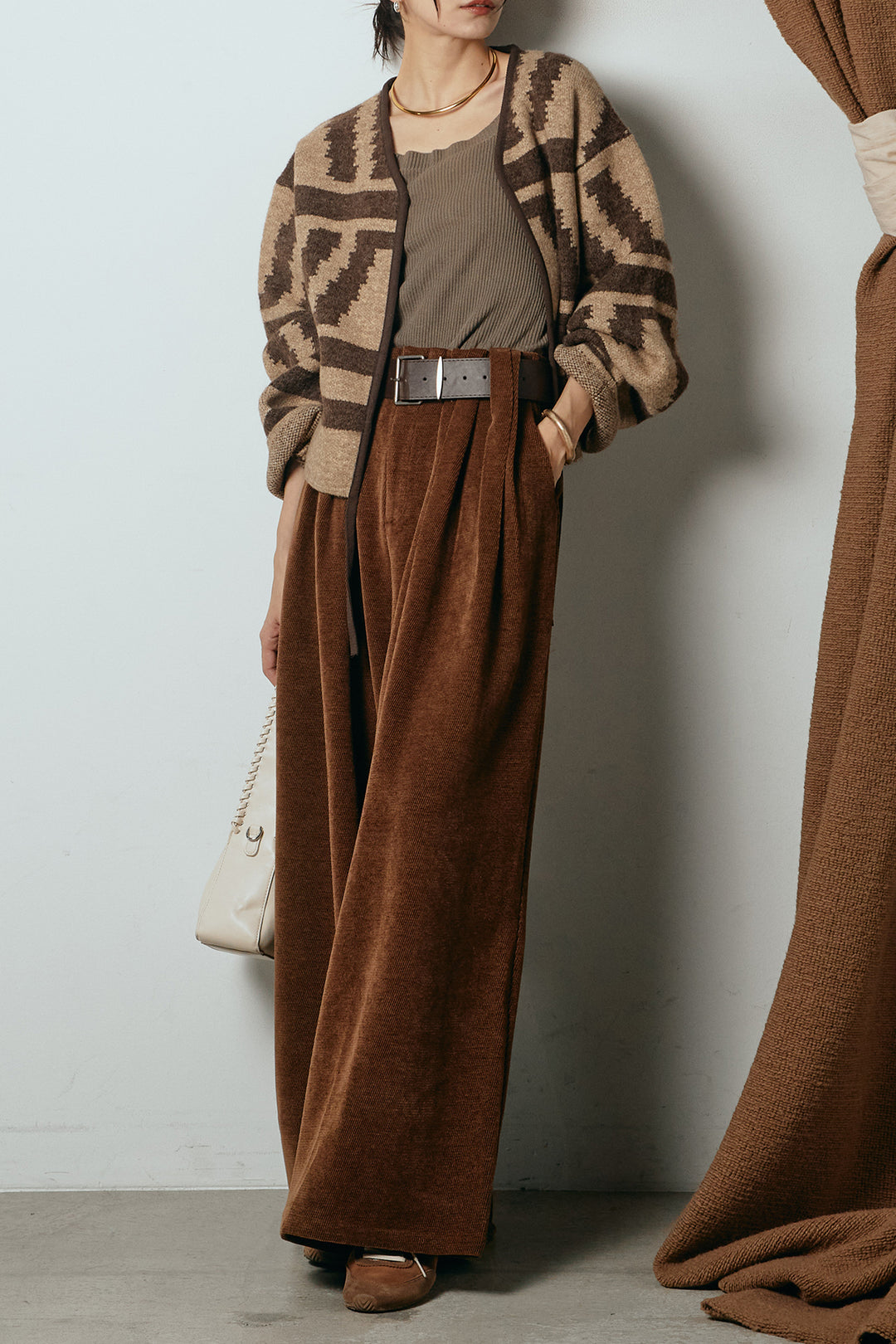 [SET]ノーカラー幾何学模様アウター+ベルトループコーデュロイワイドパンツ(2set)