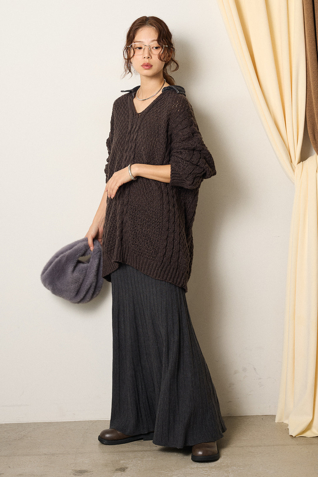 [SET]デニムカラーケーブルオーバーニット+編み地切り替えフレアニットスカート(2set)