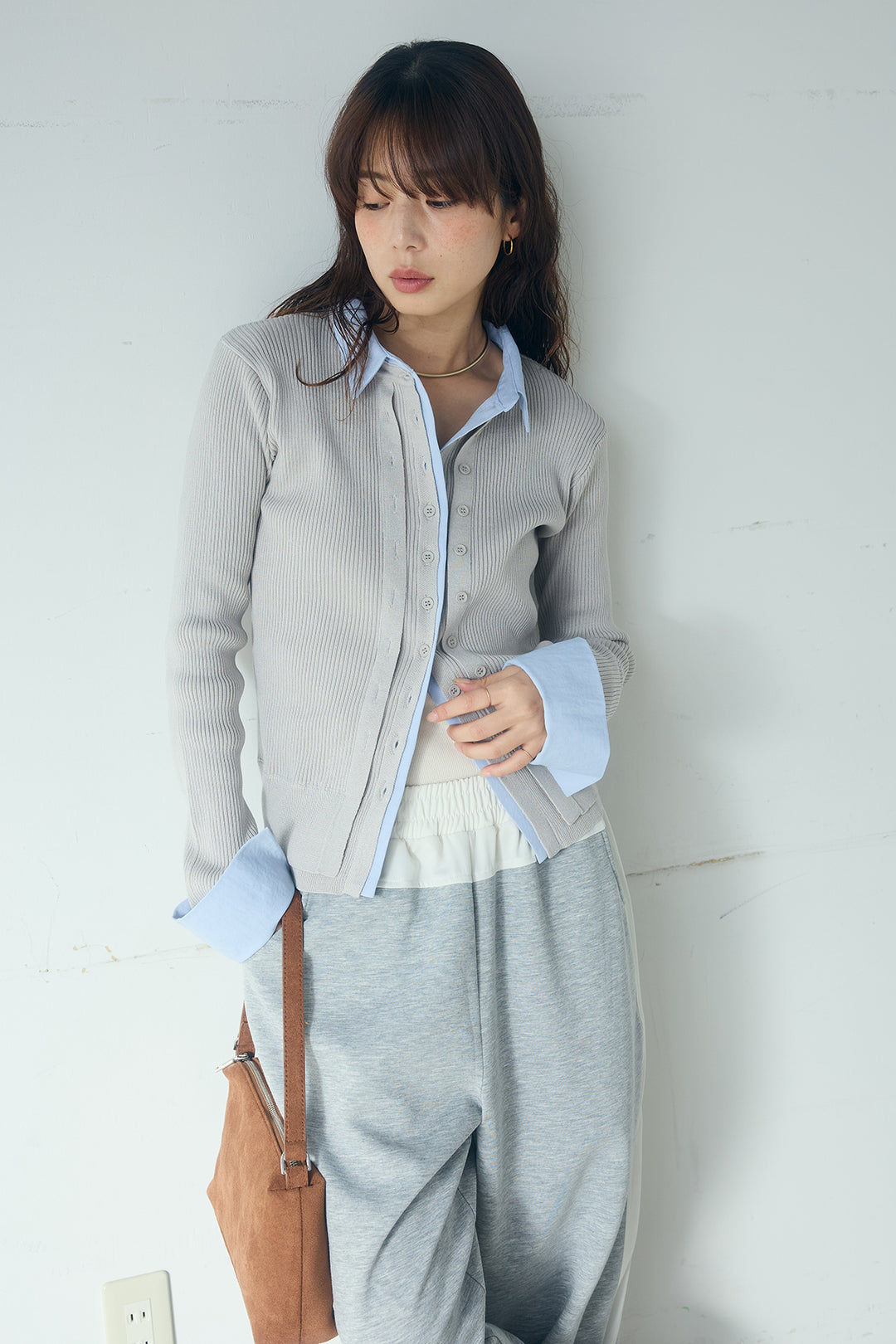 [SET]シャツドッキングボタンニットカーディガン+異素材切り替えスウェットパンツ(2set)