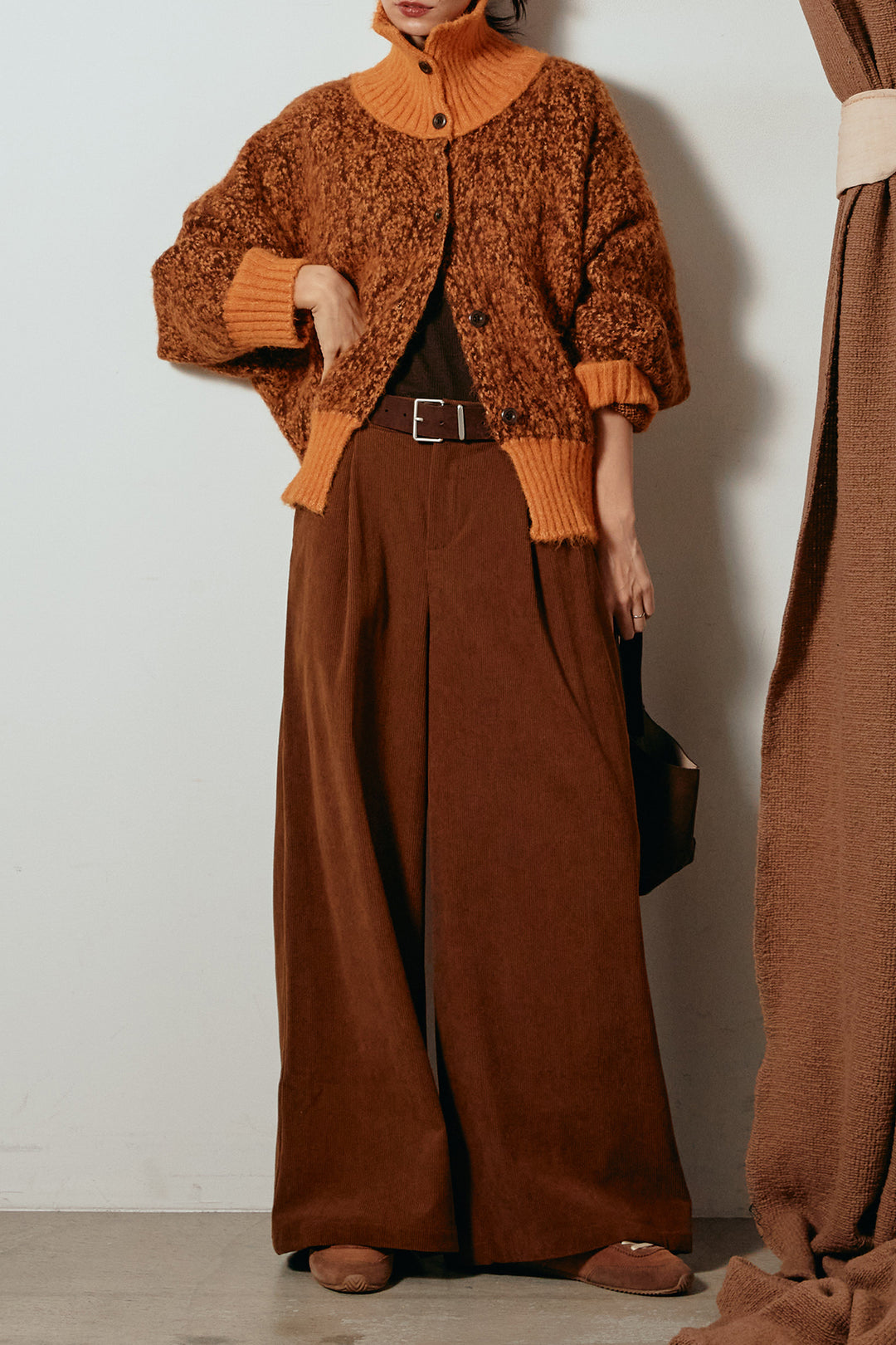 [SET]ハイネックミックスニットトップス+太ベルト付きコーデュロイタックパンツ(2set)