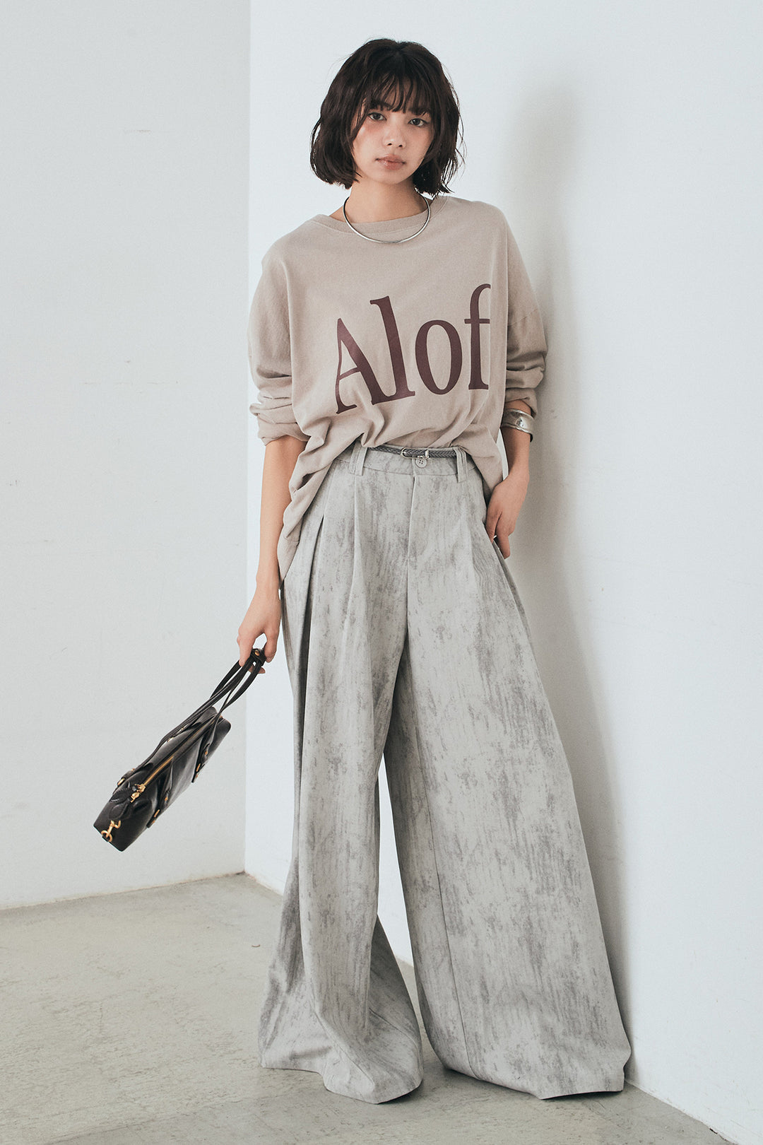 [SET]裾センタードロストロゴプリントワイドTシャツ+紐ベルト付きかすれ柄ワイドスラックス(2set)