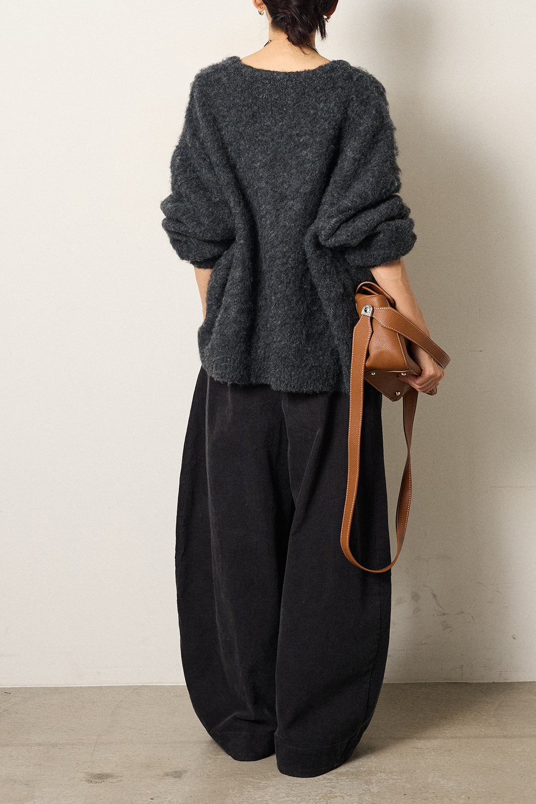 [SET]ウール混透かしロゴニットカーディガン+タック入りコーデュロイワイドパンツ(2set)