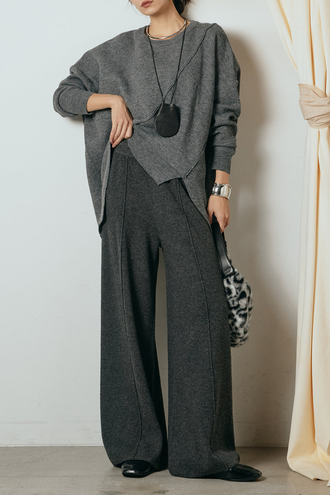 [SET]アシンメトリーデザインニットトップス+センターラインニットパンツ(2set)