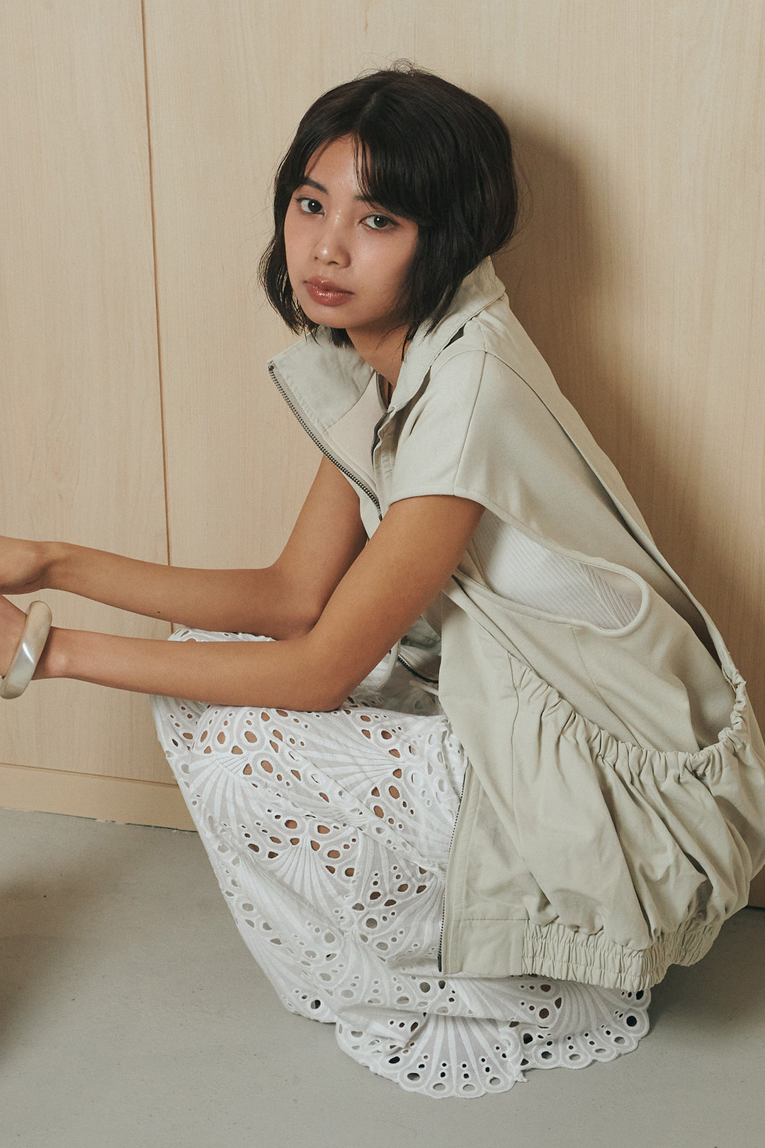 [SET]ショルダー切替スタンドネックジップベスト+レース刺繍リラックスパンツ(2set)