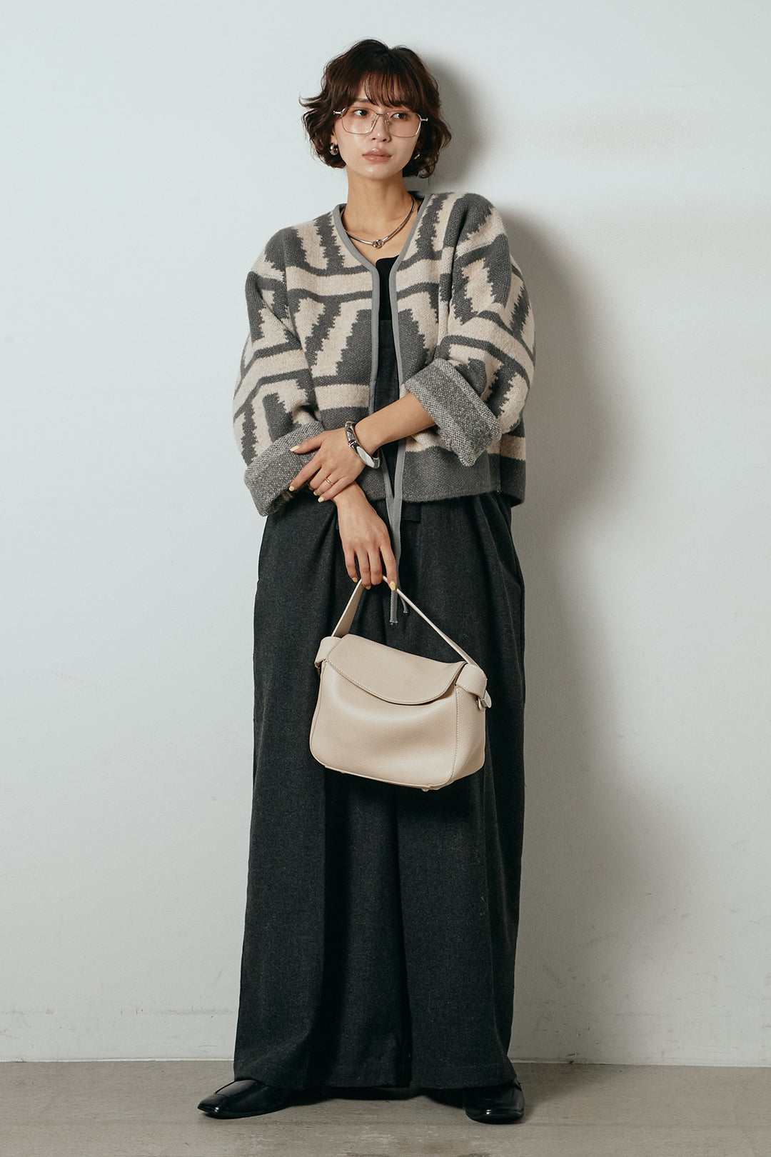 [SET]ノーカラー幾何学模様アウター+ウール混フランネルワイドサロペット(2set)