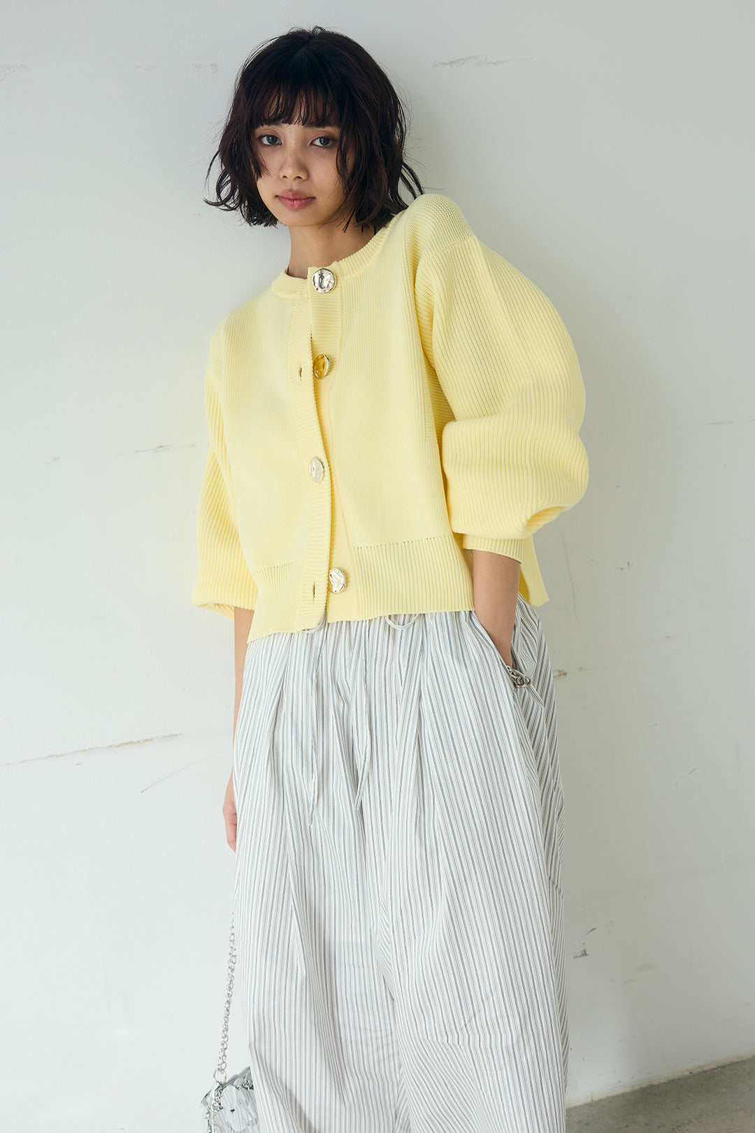 [SET]スポンディッシュBIGボタンクルーネックカーディガン+ランダムストライプタックギャザーパンツ(2set)