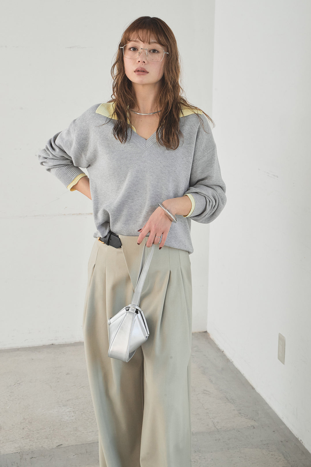 [SET]バイカラーニットレイヤード風プルオーバー+サイドベルトタック入りスラックス(2set)