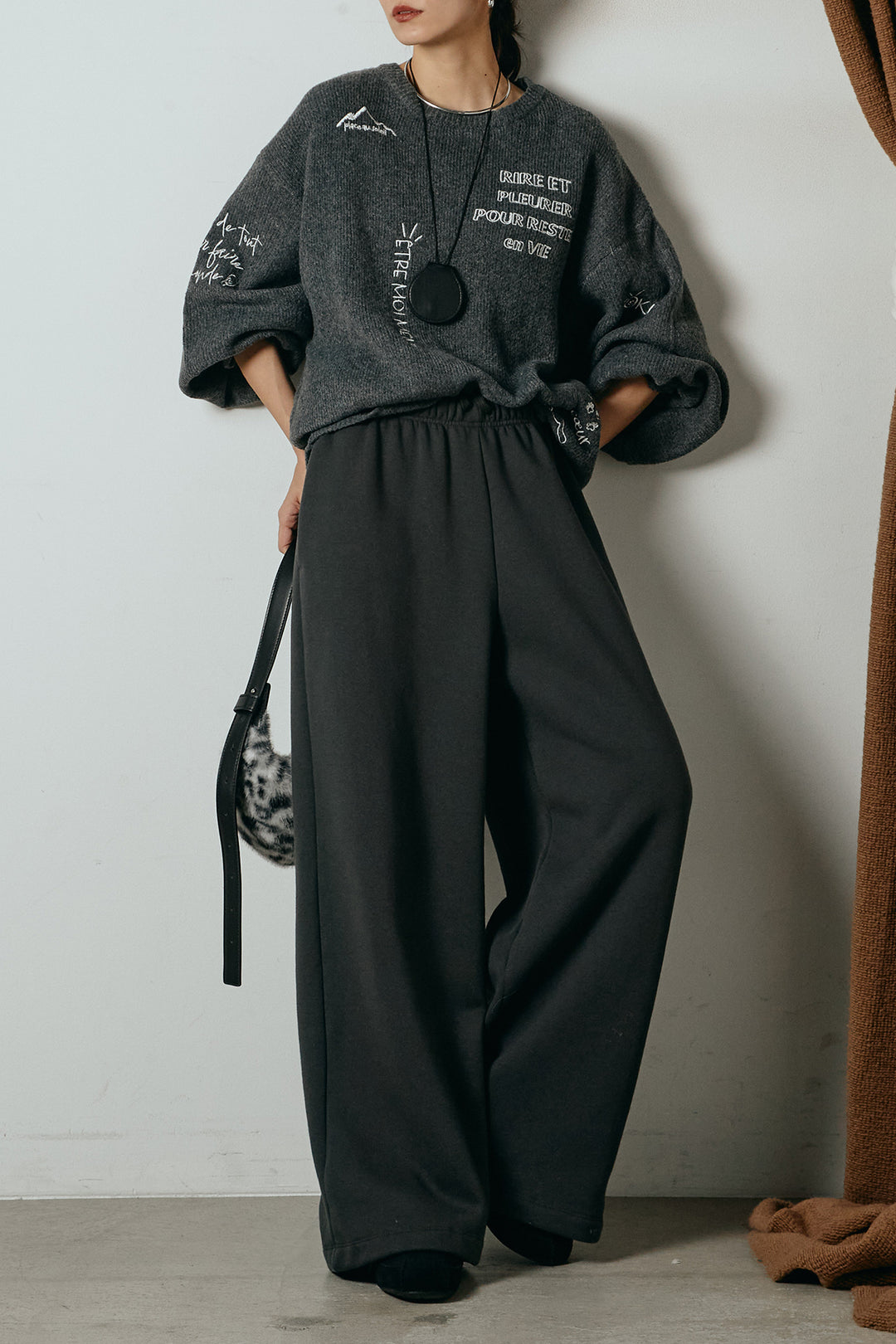 [SET]刺繍ロゴランダムデザインニットトップス+裏起毛スウェットワイドパンツ(2set)