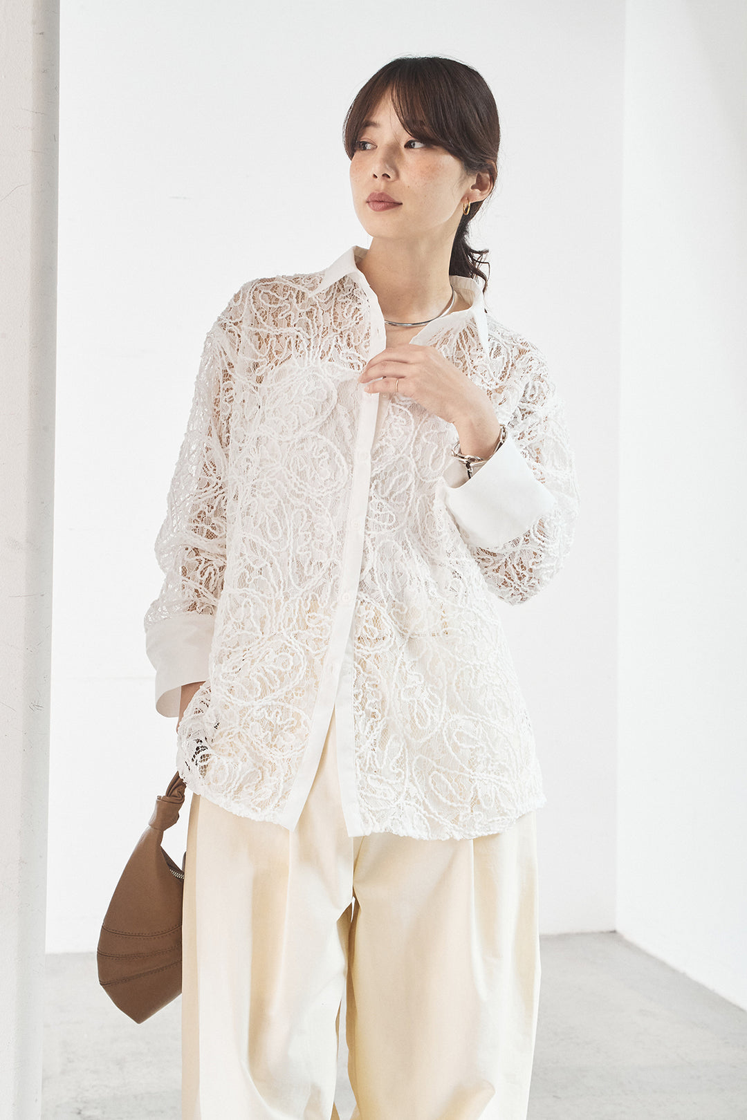 [SET]刺繍レースオーバーサイズシャツ+合繊ツイルパイピングタックカーブパンツ(2set)