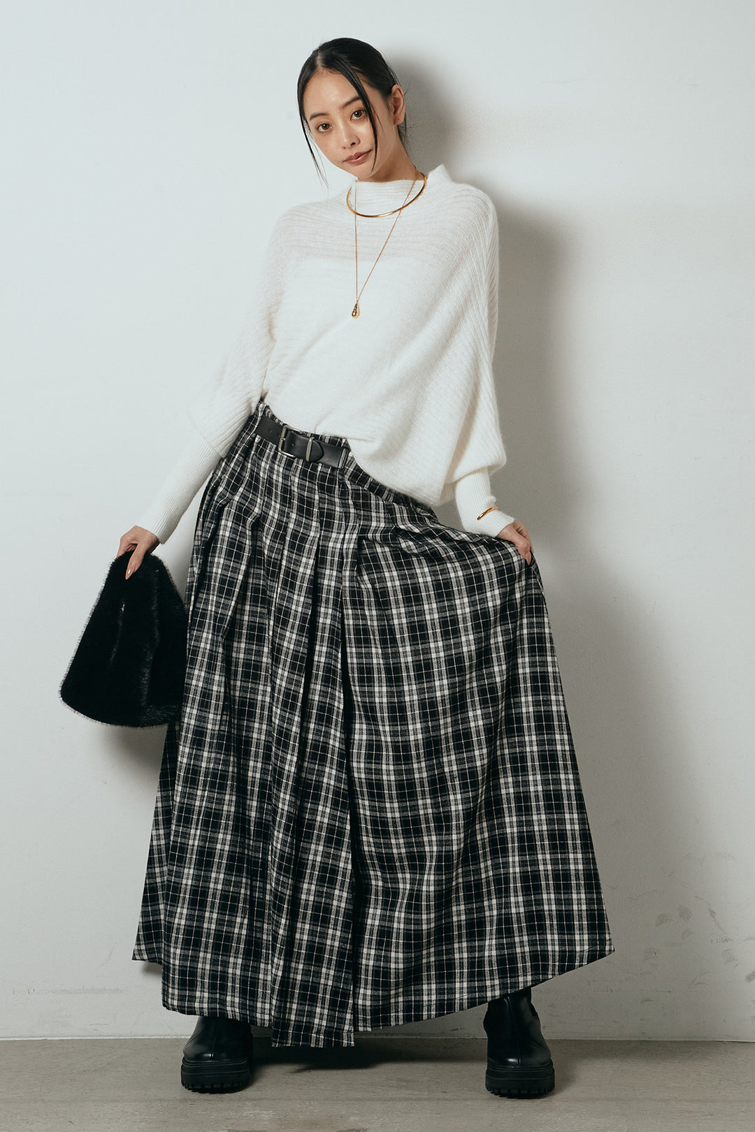 [SET]ポンチョシルエット透かしニットトップス+ベルト付きタータンチェックプリーツスカート(2set)