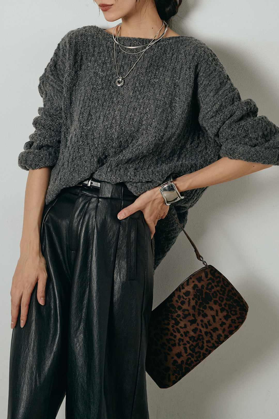 [SET]ボリューム編みニットプルオーバー+ベルト付きレザーライクタックパンツ(2set)