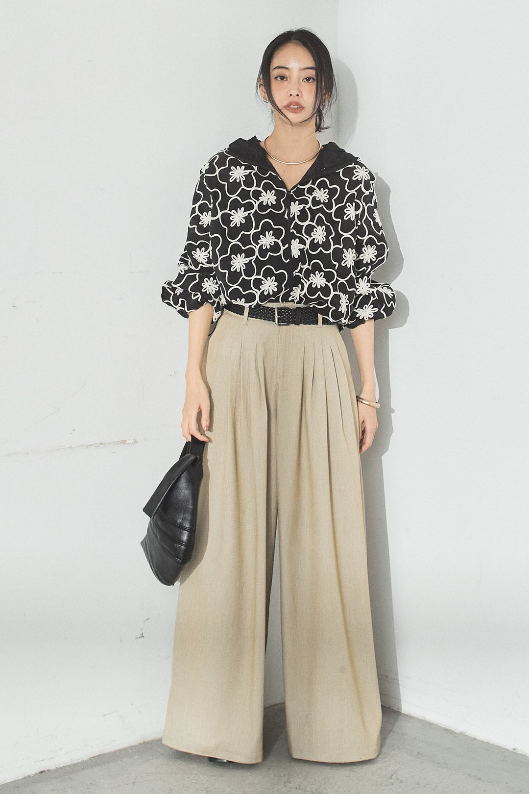 [SET]シアーフラワーフードブルゾン+編みベルト付きウエストタックワイドパンツ(2set)