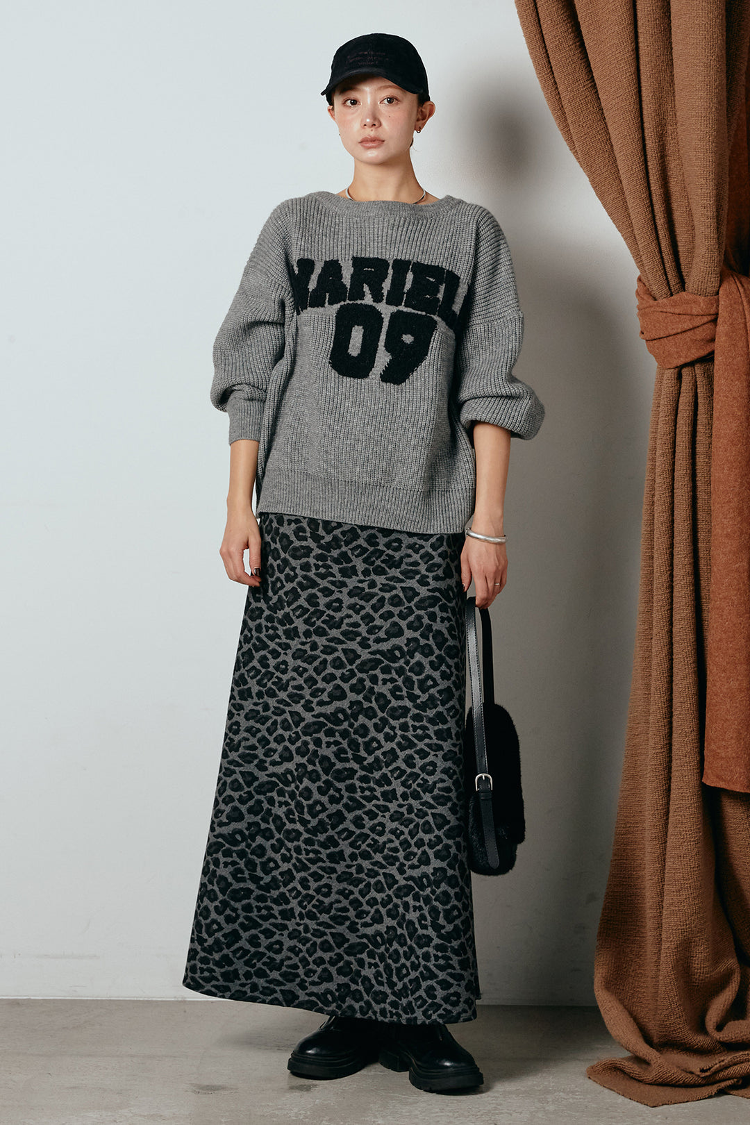 [SET]ロゴジャガードニットトップス+レオパードロングスカート(2set)