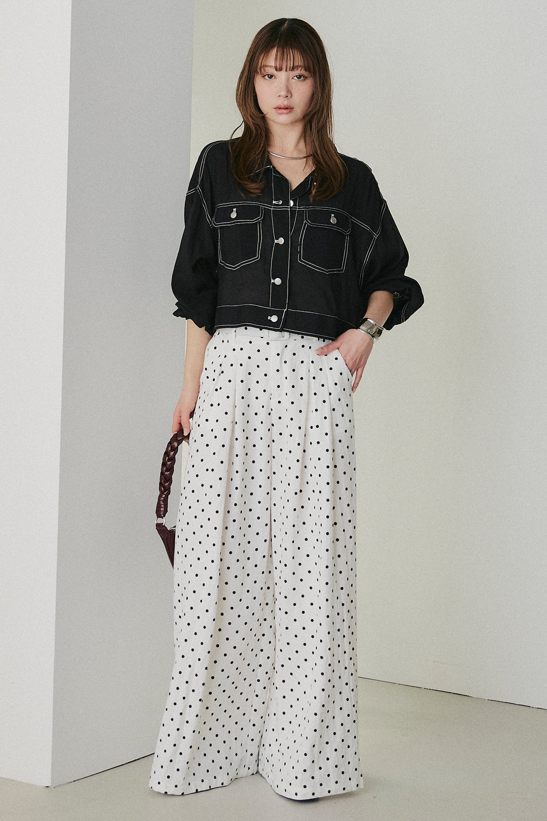 [SET]配色ステッチシアーシャツ+ベルト付きドット柄ワイドパンツ(2set)
