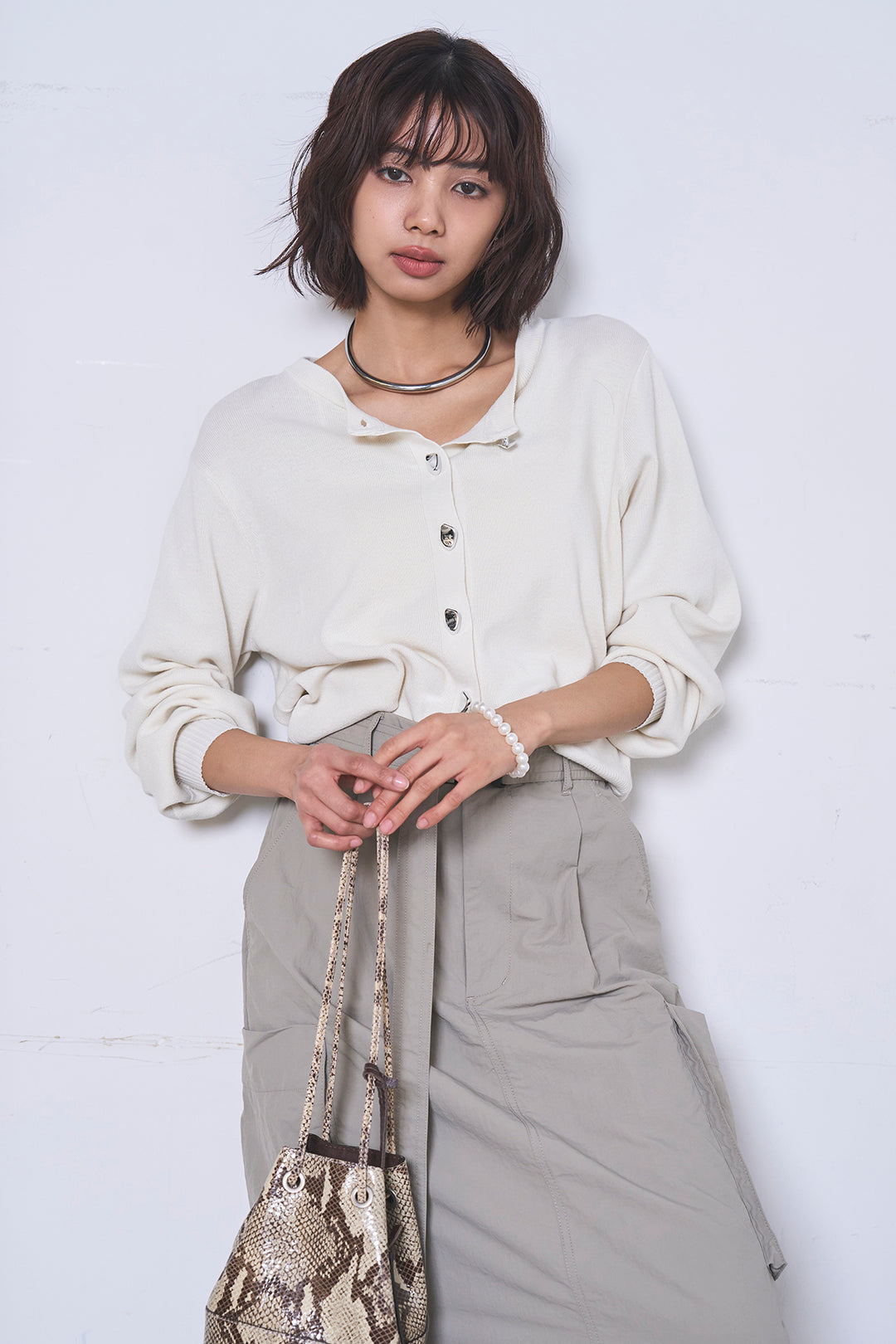 [SET]リサイクルポリニュアンス釦カーデ+撥水加工ナイロンスカート(2set)