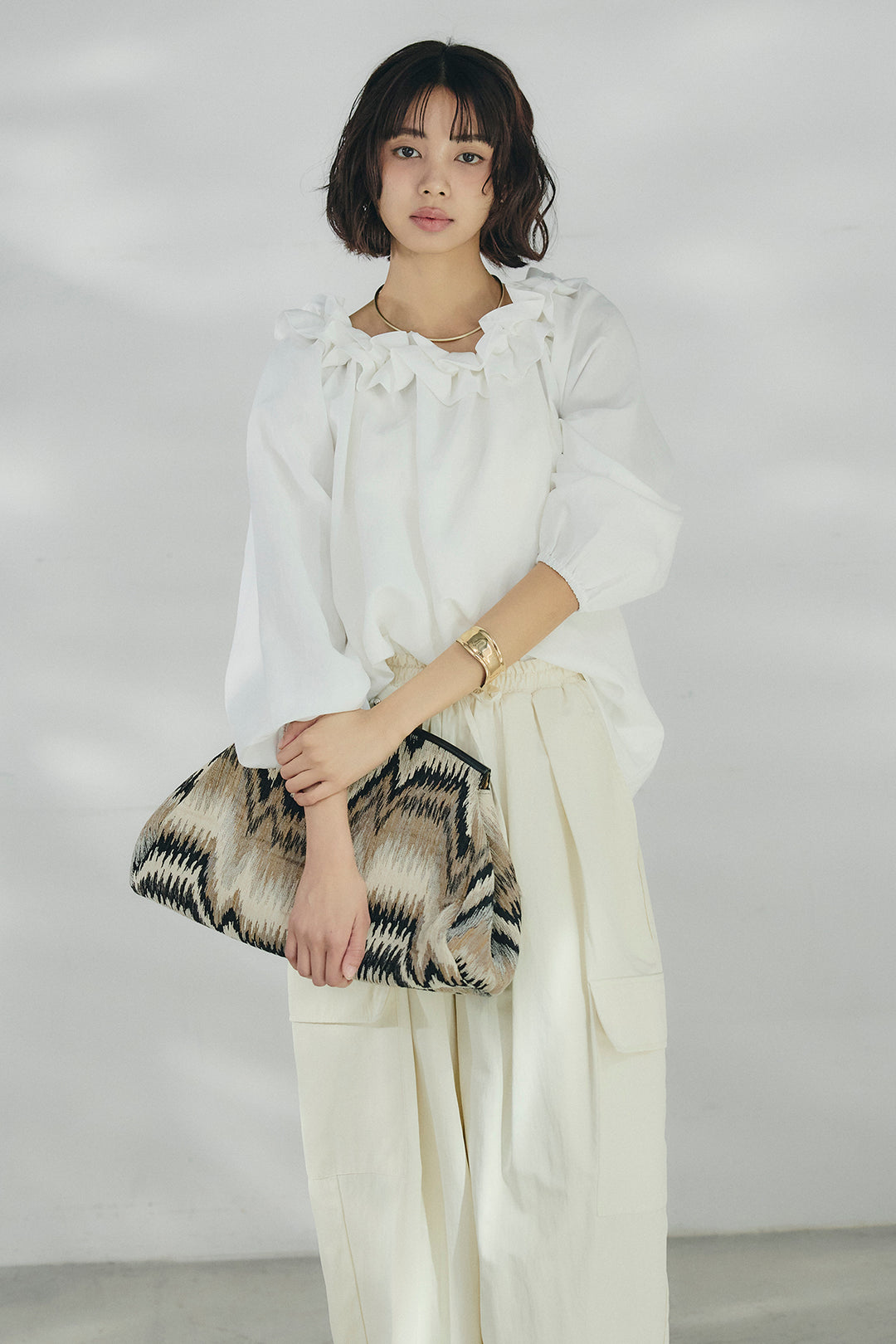 [SET]ネックフリルデザインブラウス+撥水ジョガーパンツ(2set)