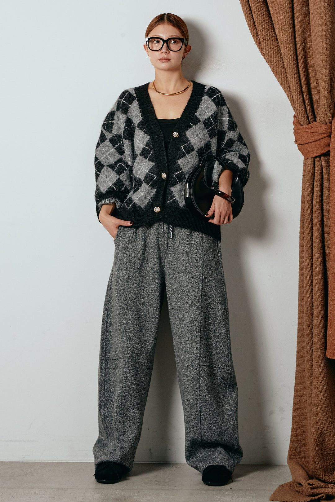 [SET]オーバーサイズ総柄Vネックニットカーディガン+杢ニットフレアパンツ(2set)