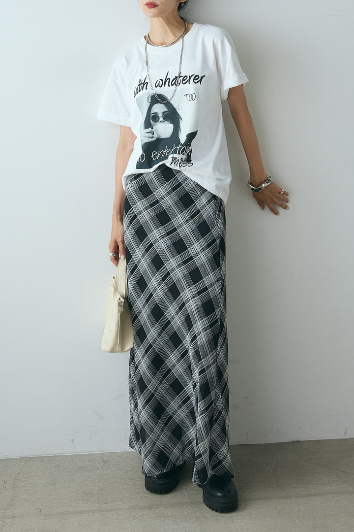 [SET]モノトーンフォトプリントTシャツ+マルチ柄シアースカート(2set)