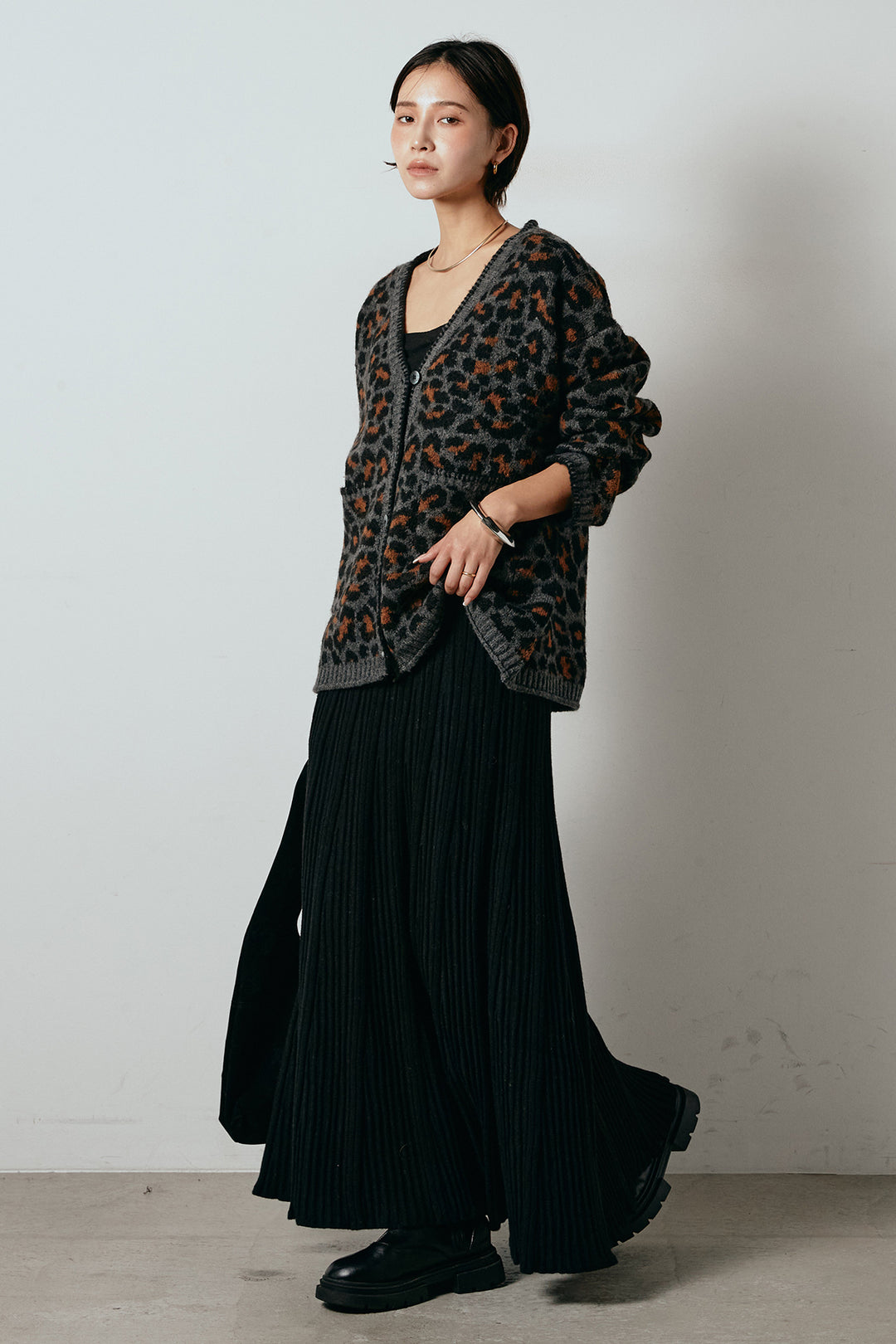 [SET]ステッチデザインレオパードニットカーディガン+リブニットフレアスカート(2set)