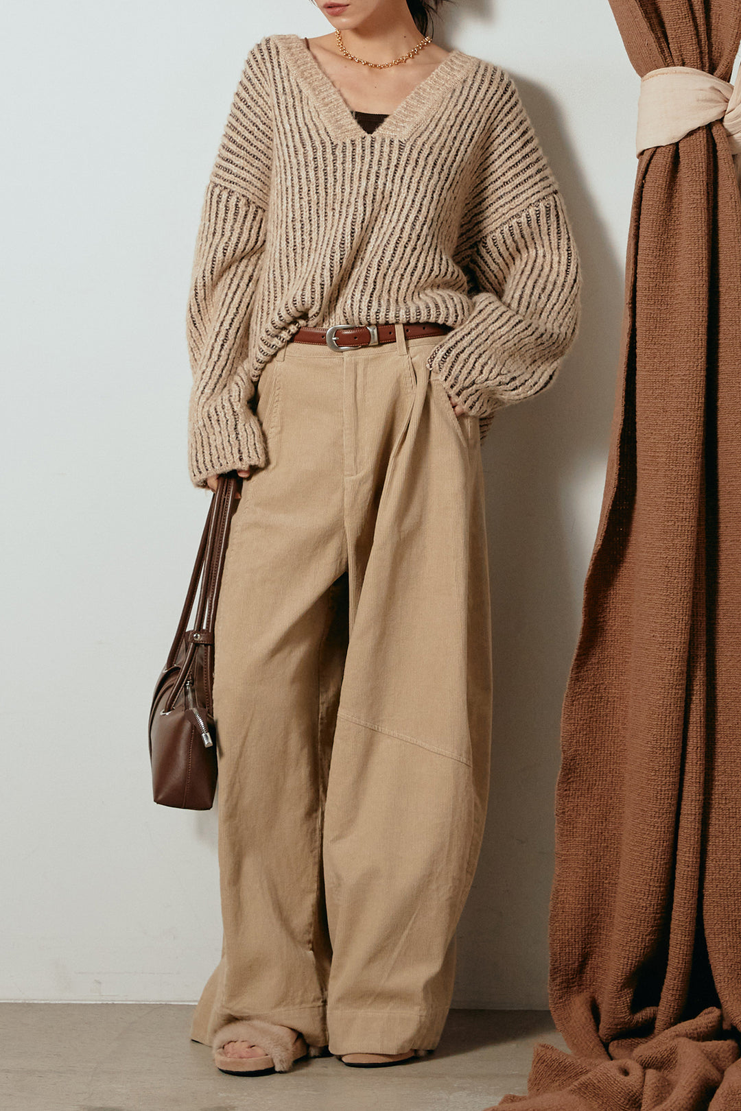 [SET]アルパカタッチ深Vニットトップス+タック入りコーデュロイワイドパンツ(2set)