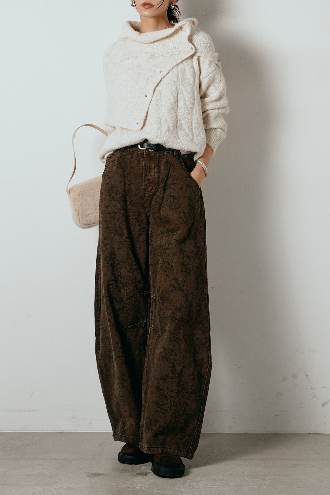 [SET]ケープデザインケーブルニットトップス+ベルト付きニュアンス柄カーブワイドパンツ(2set)