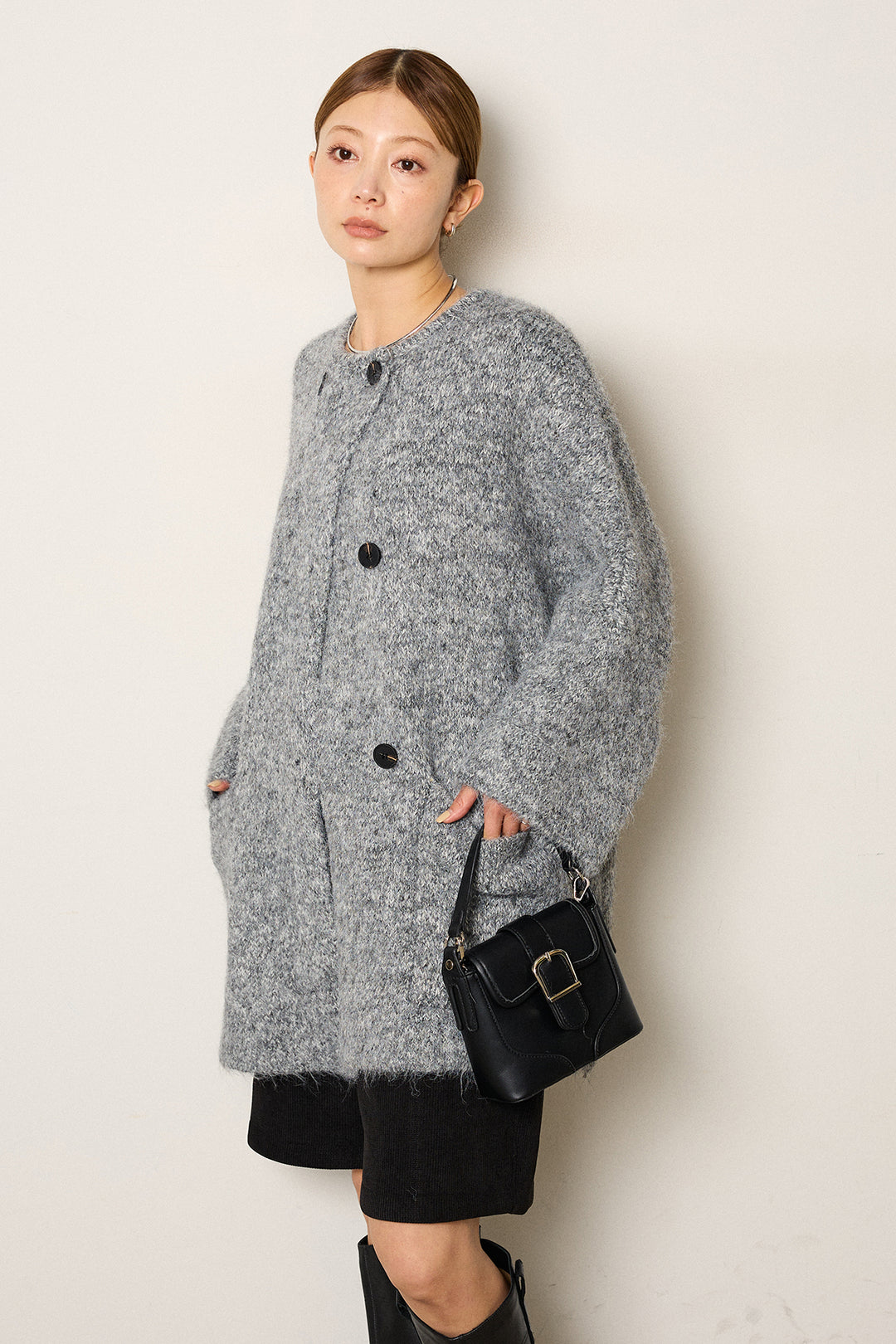 [SET]アシンメトリーボタンニットカーディガン+リラックスコーデュロイハーフパンツ(2set)