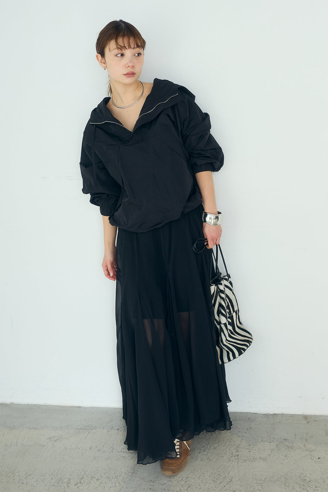 [SET]ナイロンフーディーブルゾンアウター+シアーフリルキャミワンピース(2set)