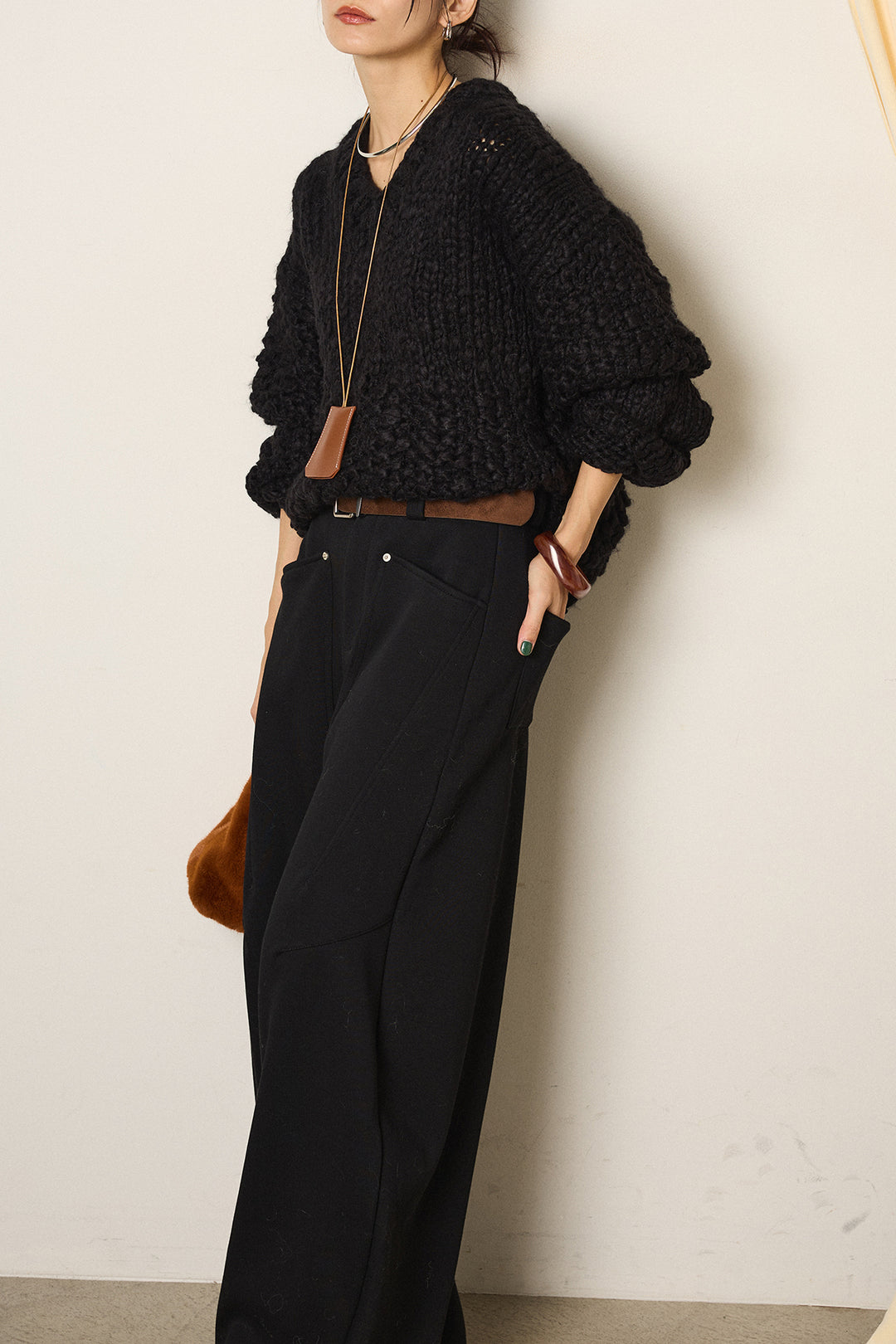 [SET]Vネックハンド編みニットトップス+太ベルト付きスウェットワイドカーブパンツ(2set)