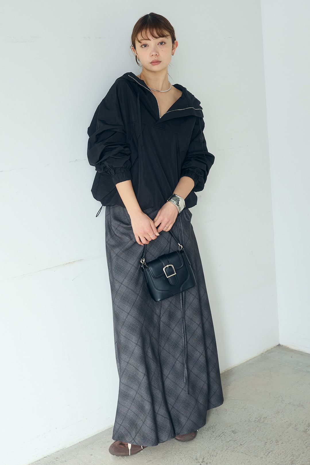 [SET]ナイロンフーディーブルゾンアウター+タータンチェック柄フロントデザインスカート(2set)