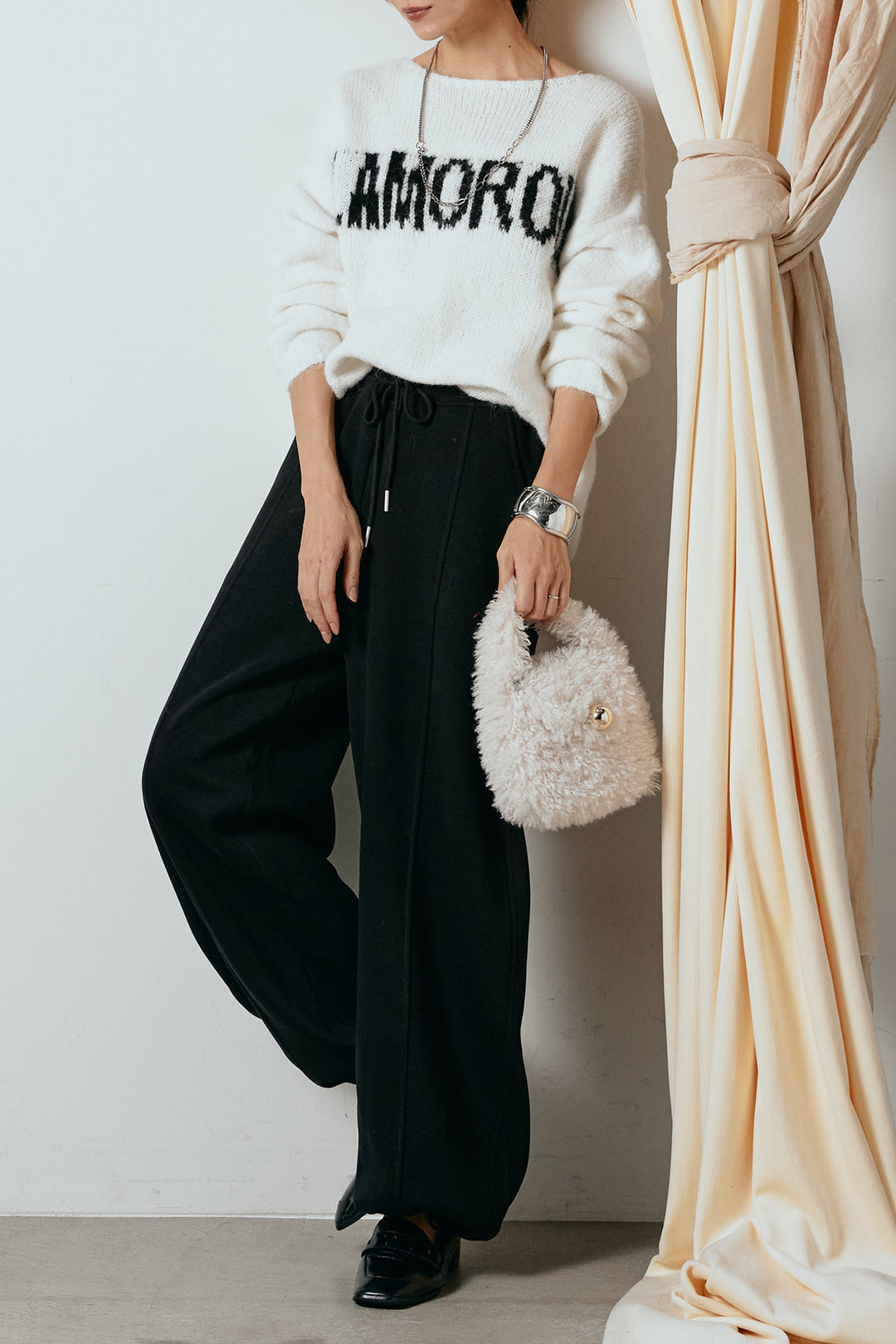 [SET]フロントロゴデザインニットトップス+スウェットワイドカーブパンツ(2set)