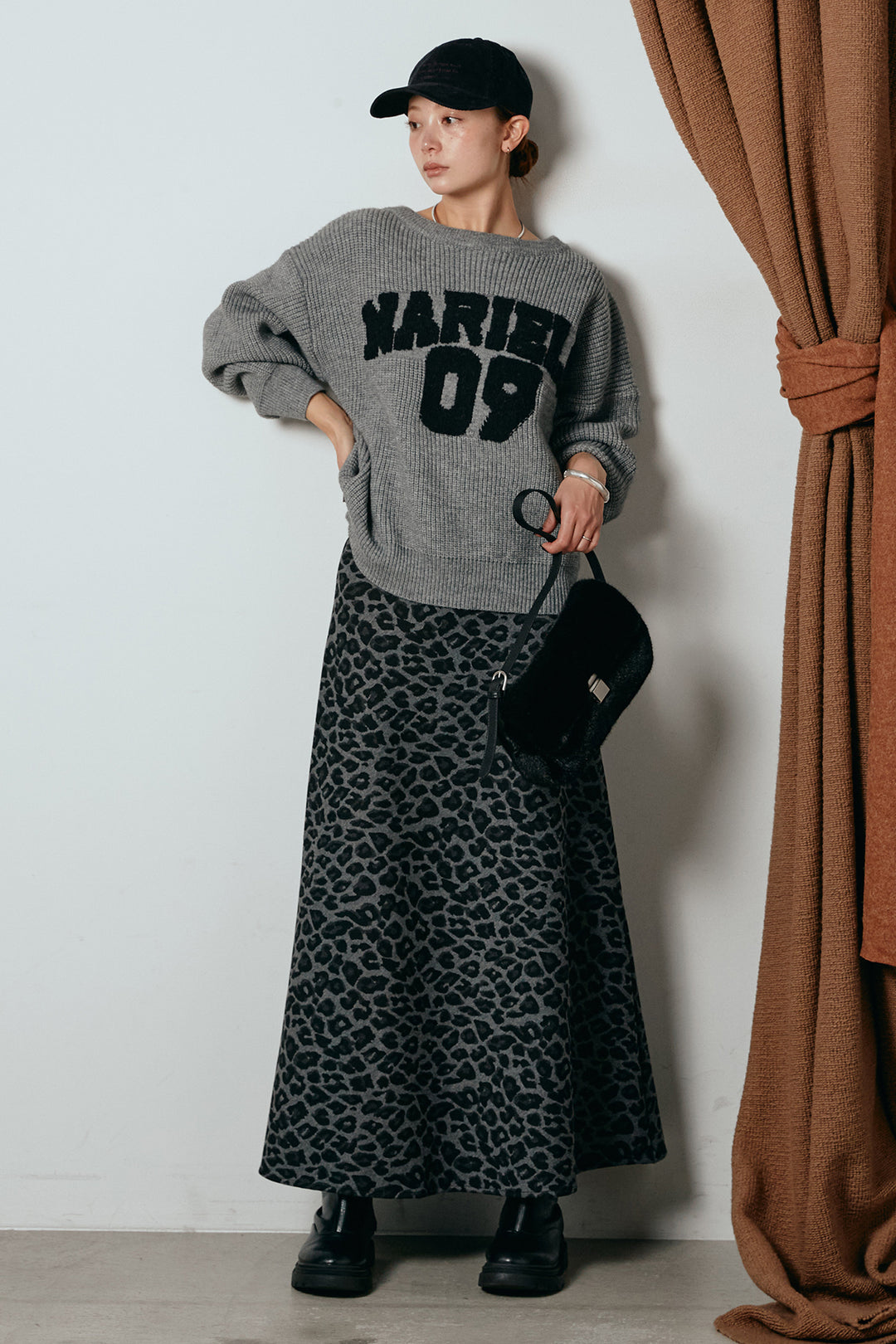 [SET]ロゴジャガードニットトップス+レオパードロングスカート(2set)