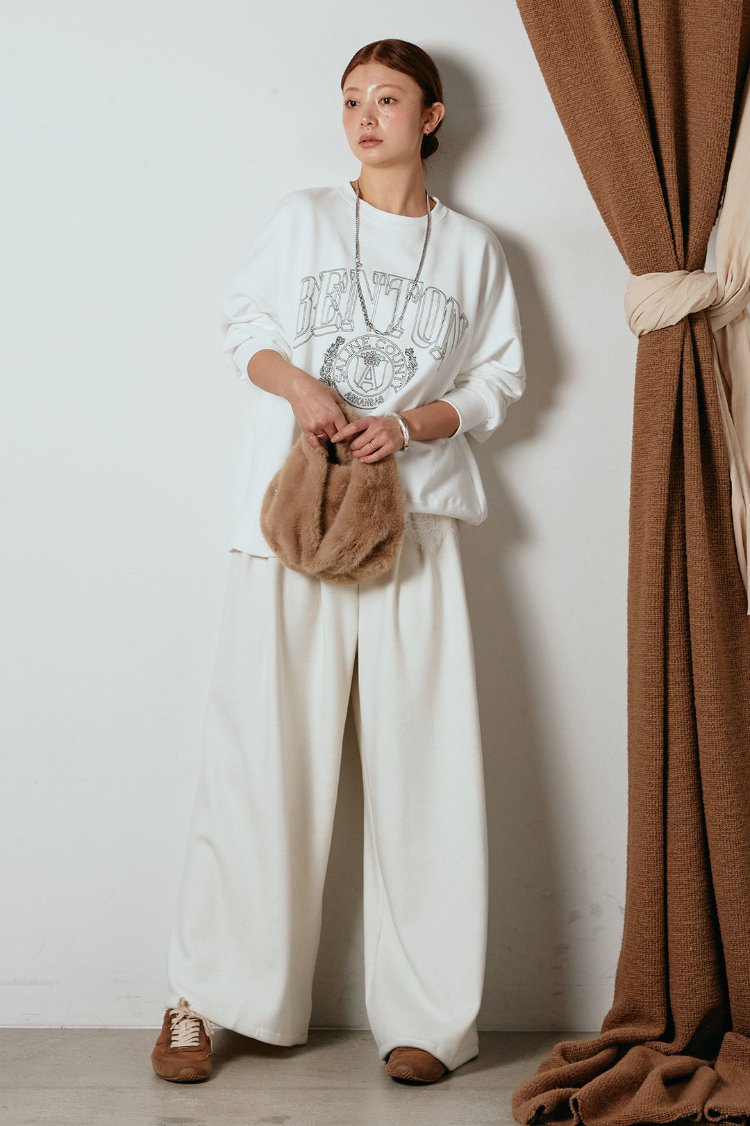 [SET]フロントロゴスウェットプルオーバー+フェイクレザー太ベルト付きタックワイドパンツ(2set)