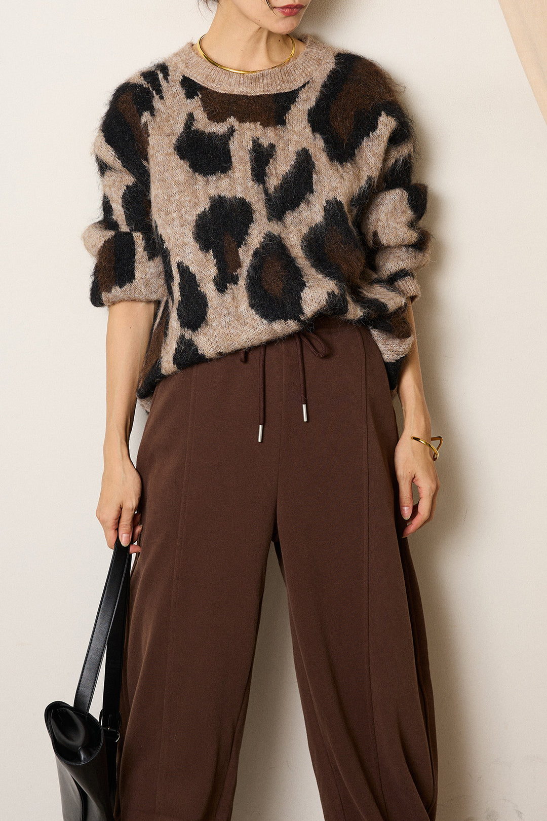 [SET]ルーズアニマルモヘアニットトップス+スウェットワイドカーブパンツ(2set)