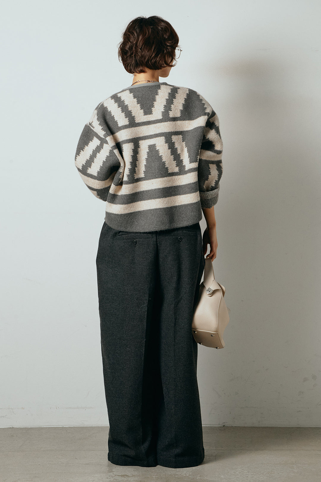 [SET]ノーカラー幾何学模様アウター+ウール混フランネルワイドサロペット(2set)