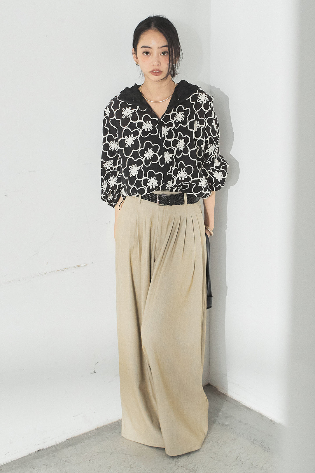 [SET]シアーフラワーフードブルゾン+編みベルト付きウエストタックワイドパンツ(2set)